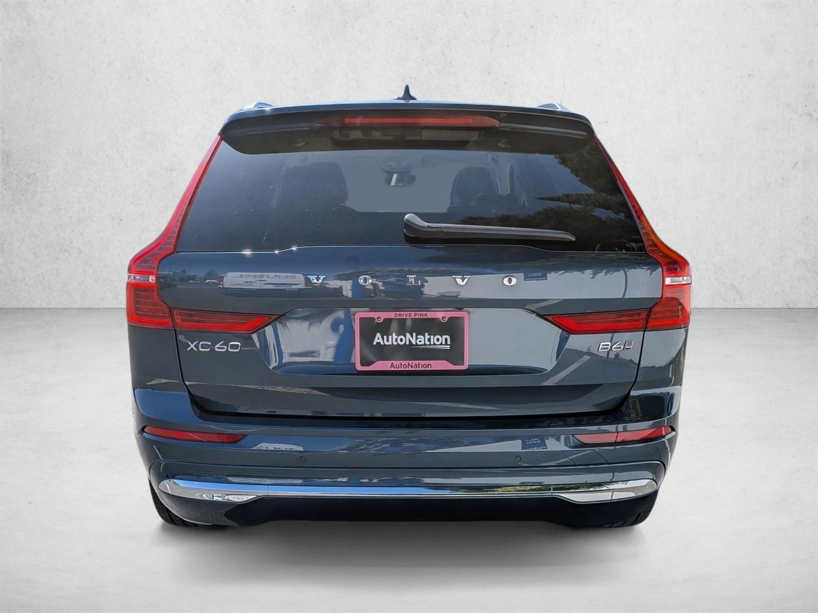 2023 Volvo XC60 B6 AWD Ultimate Bright photo 5