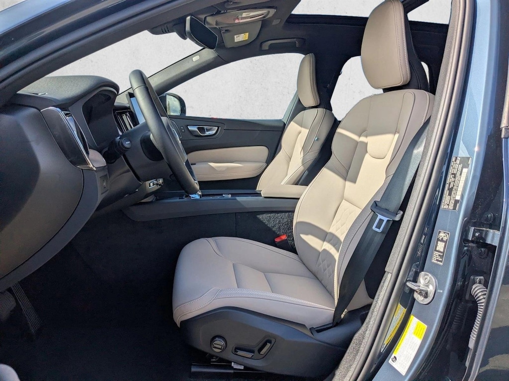 New 2026 Volvo XC60 Plus SUV