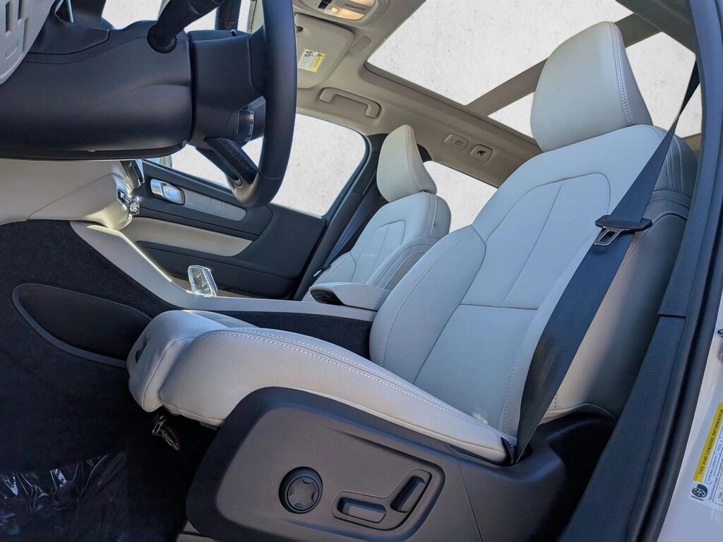 New 2026 Volvo XC40 Ultra SUV