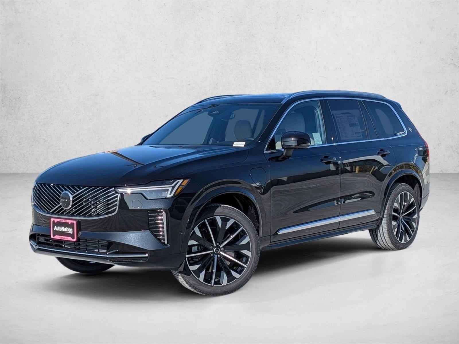 2026 Volvo XC90 Plus's photo