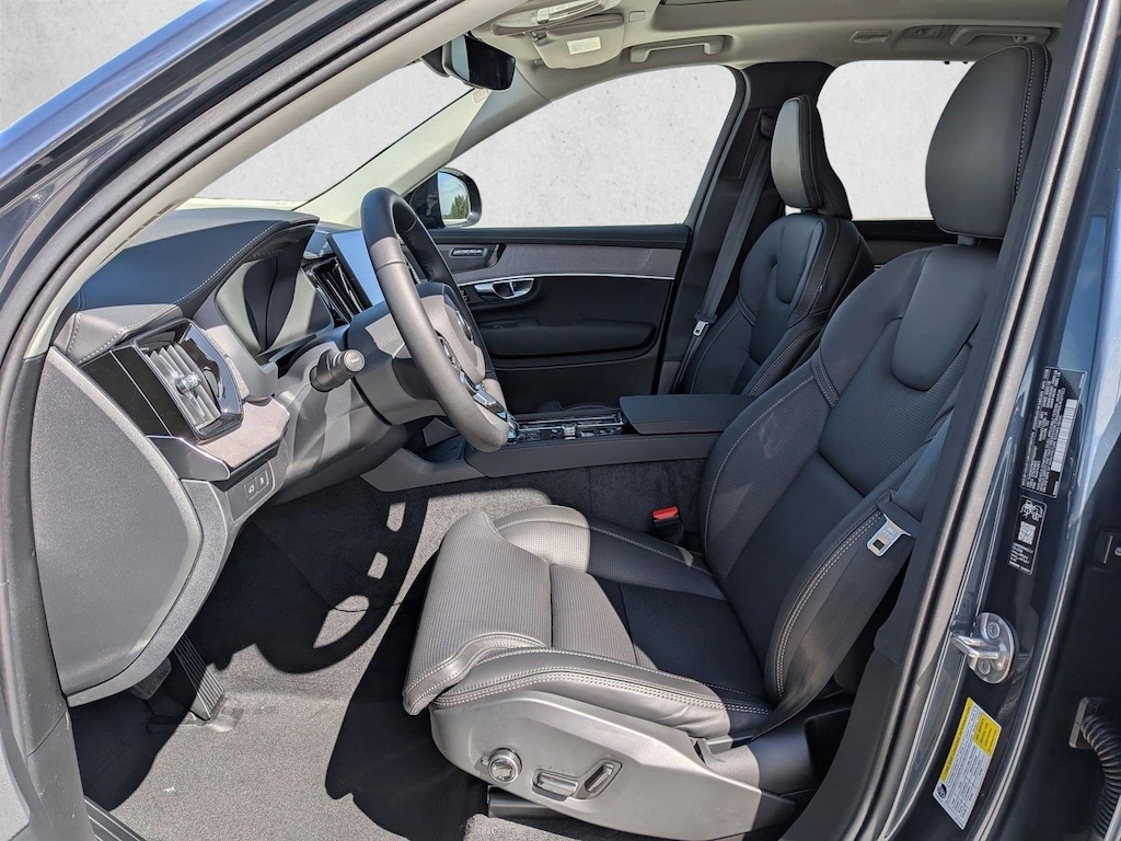 New 2026 Volvo XC90 plug-in hybrid Ultra Dark Theme SUV