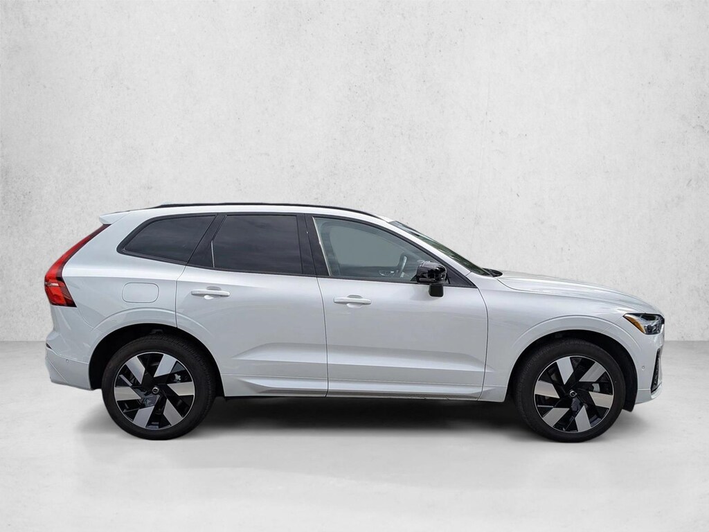 Used 2025 Volvo XC60 plug-in hybrid T8 Plus SUV