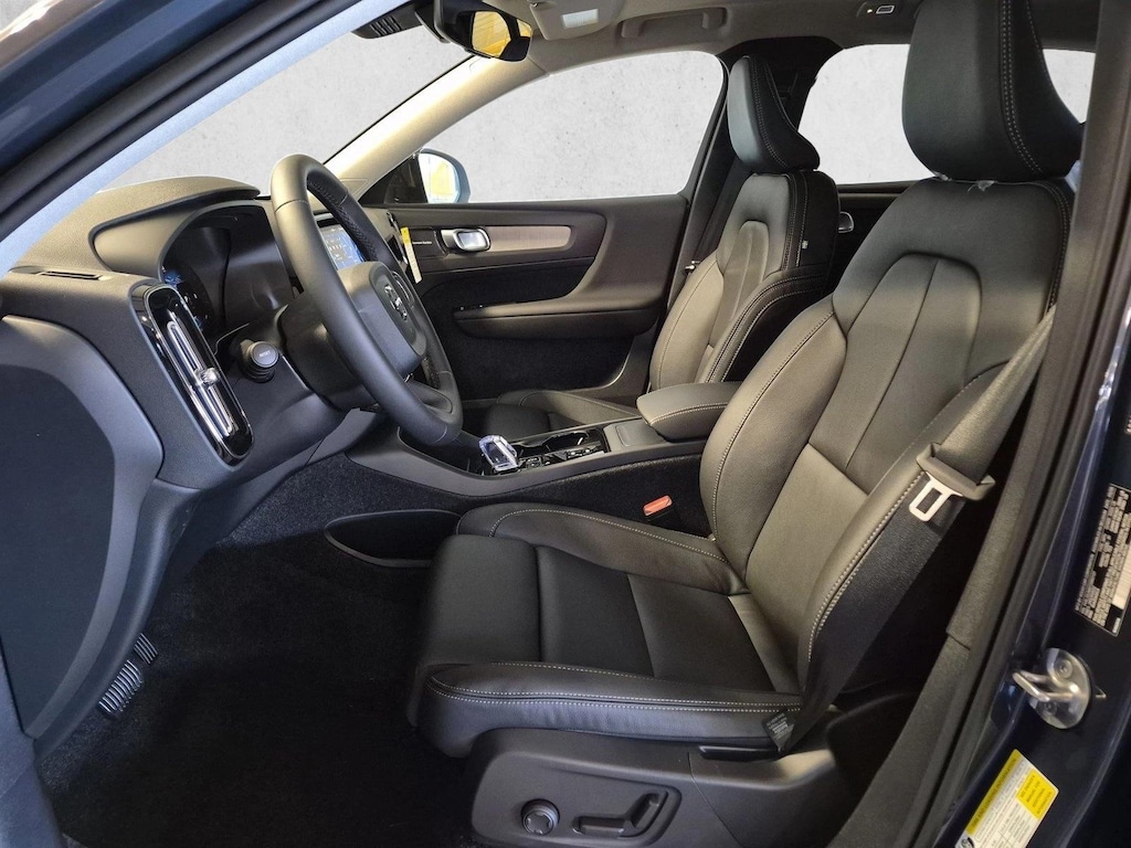 New 2026 Volvo XC40 Ultra SUV