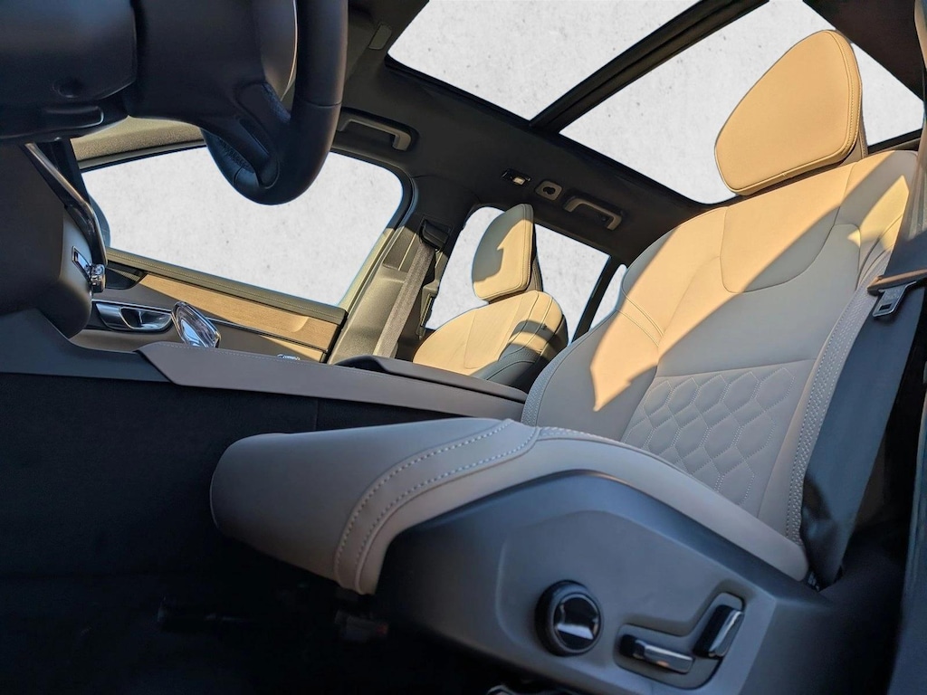 Used 2026 Volvo XC90 plug-in hybrid T8 Plus 7-Seater SUV