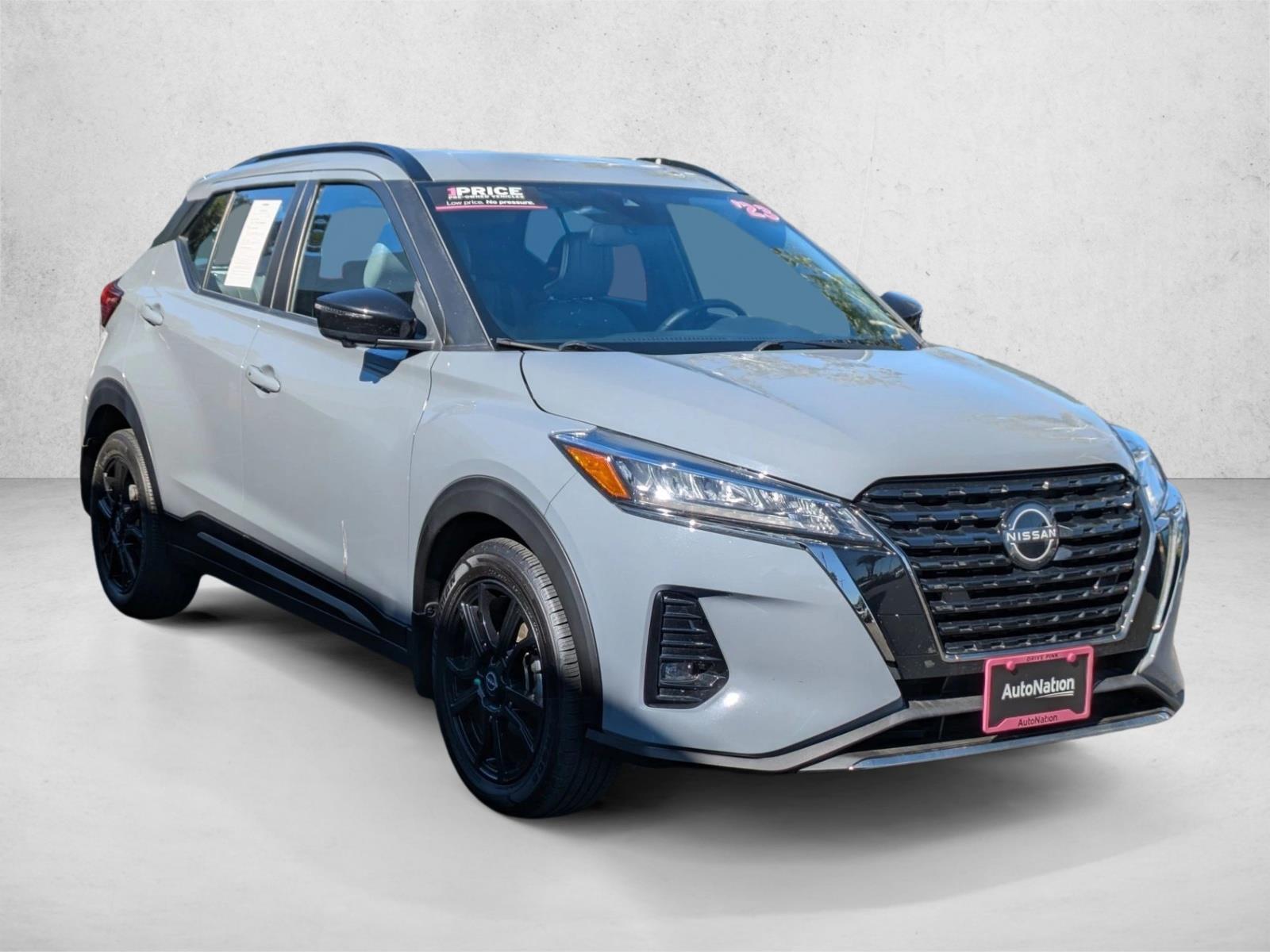 2023 Nissan Kicks SR photo 3