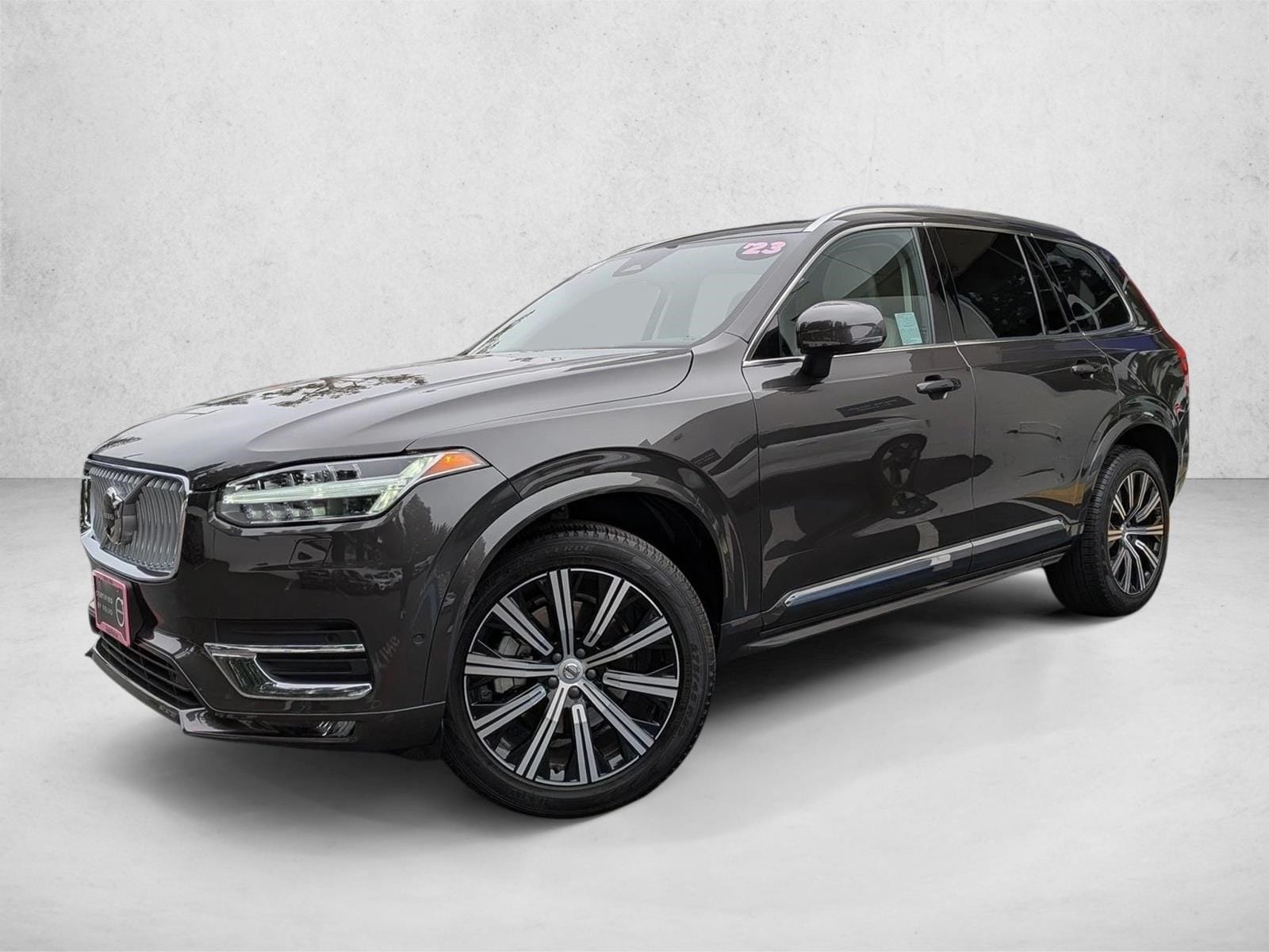 2023 Volvo XC90 Plus's photo