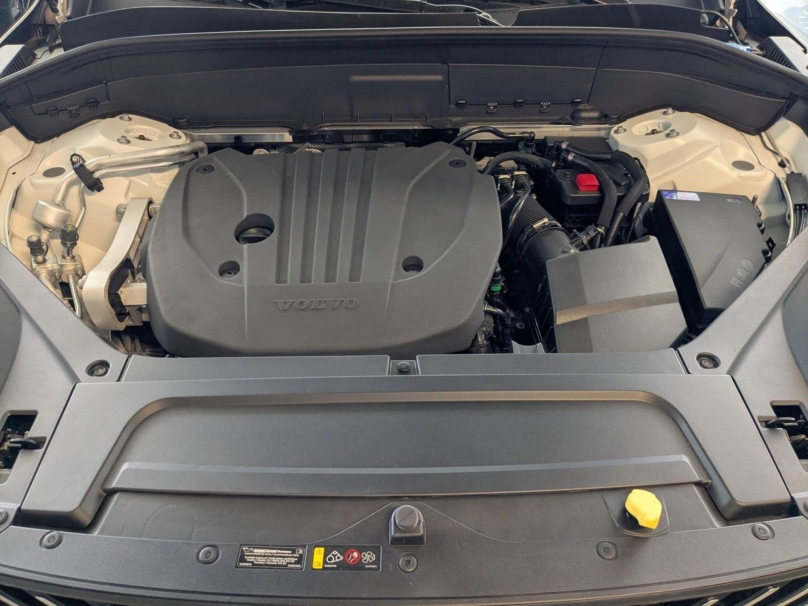 2026 Volvo XC90 Plus - Photo 17