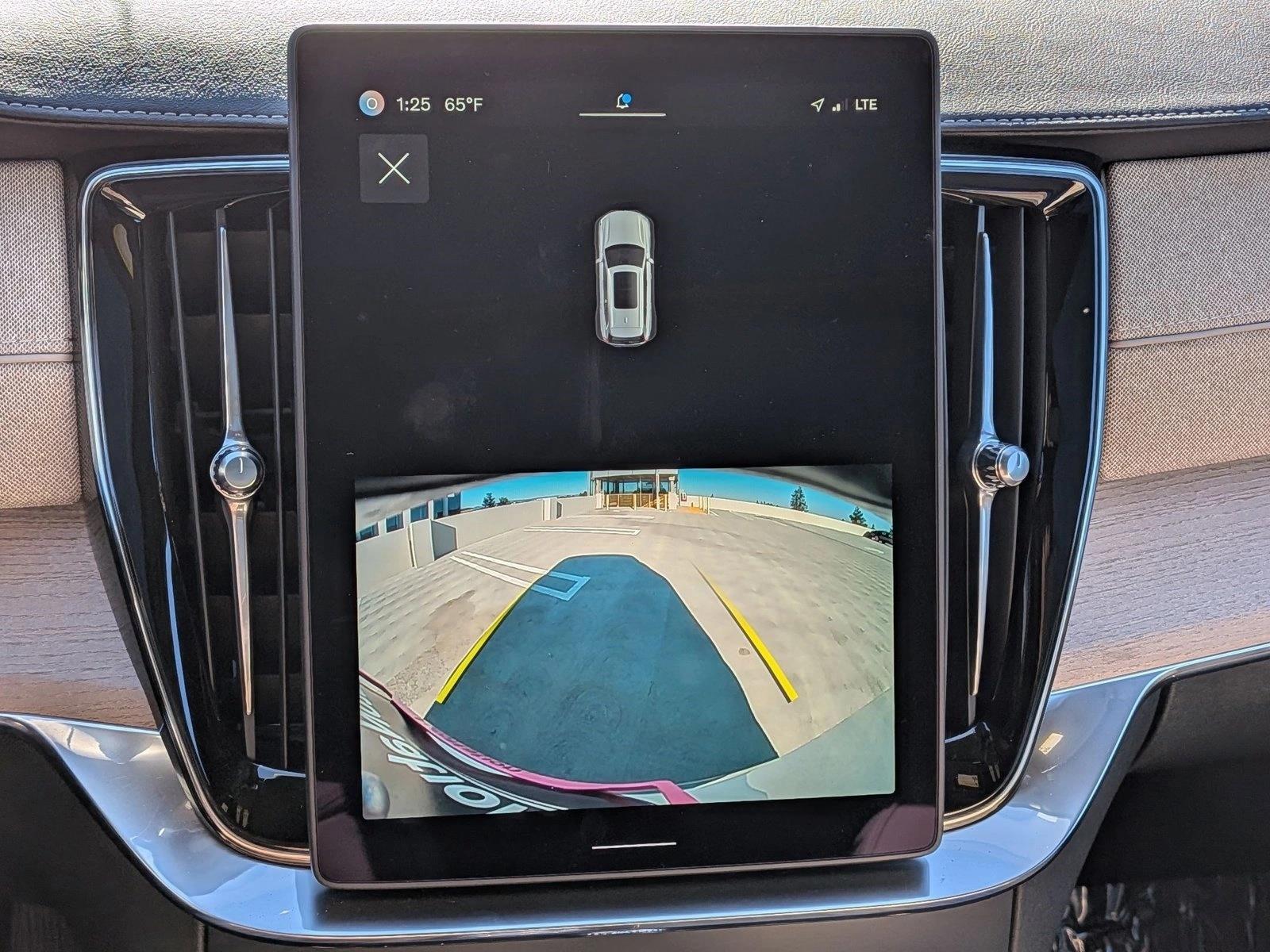 2025 Volvo XC90 Core - Photo 15
