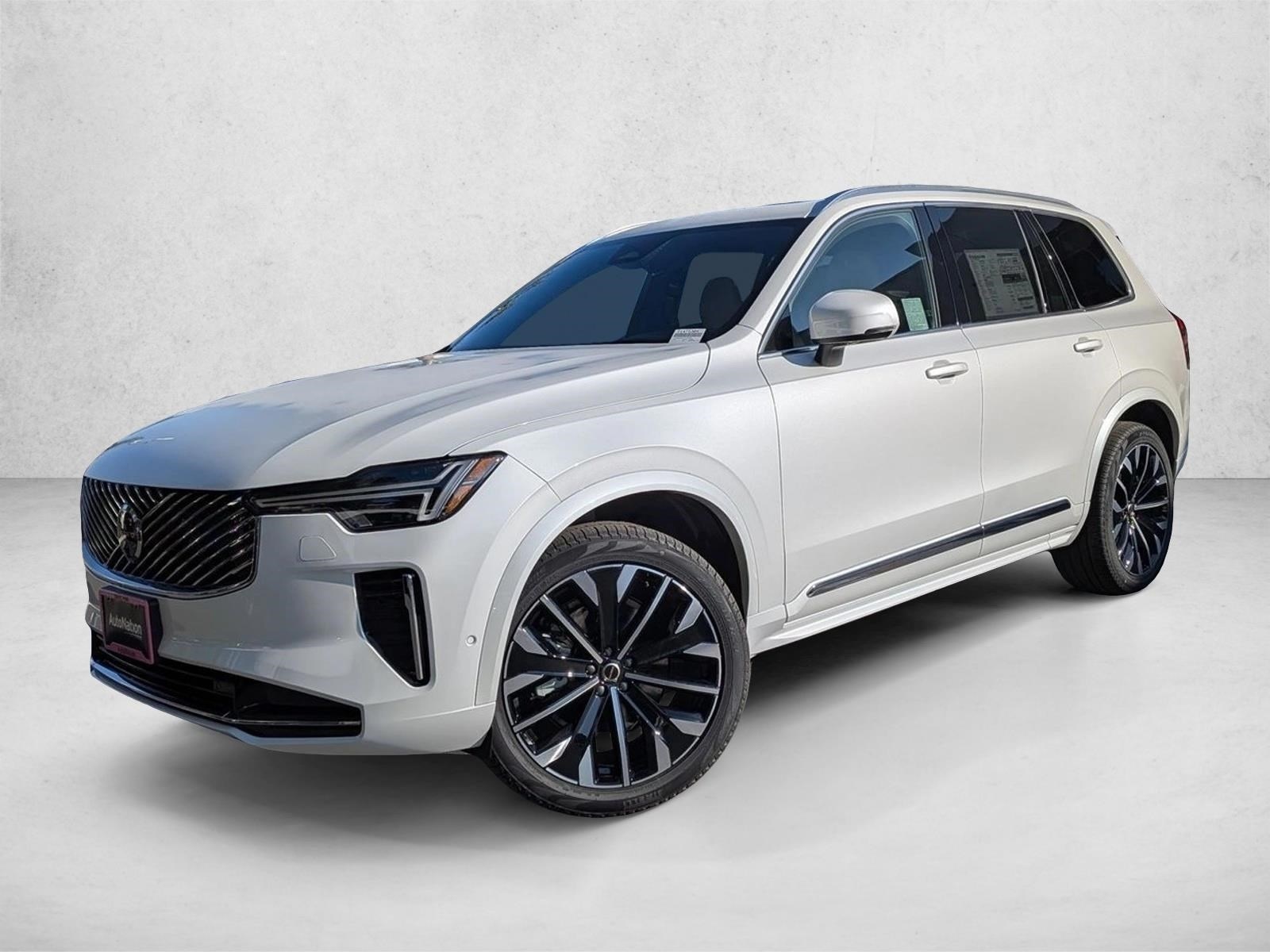 2026 Volvo XC90 Plus's photo