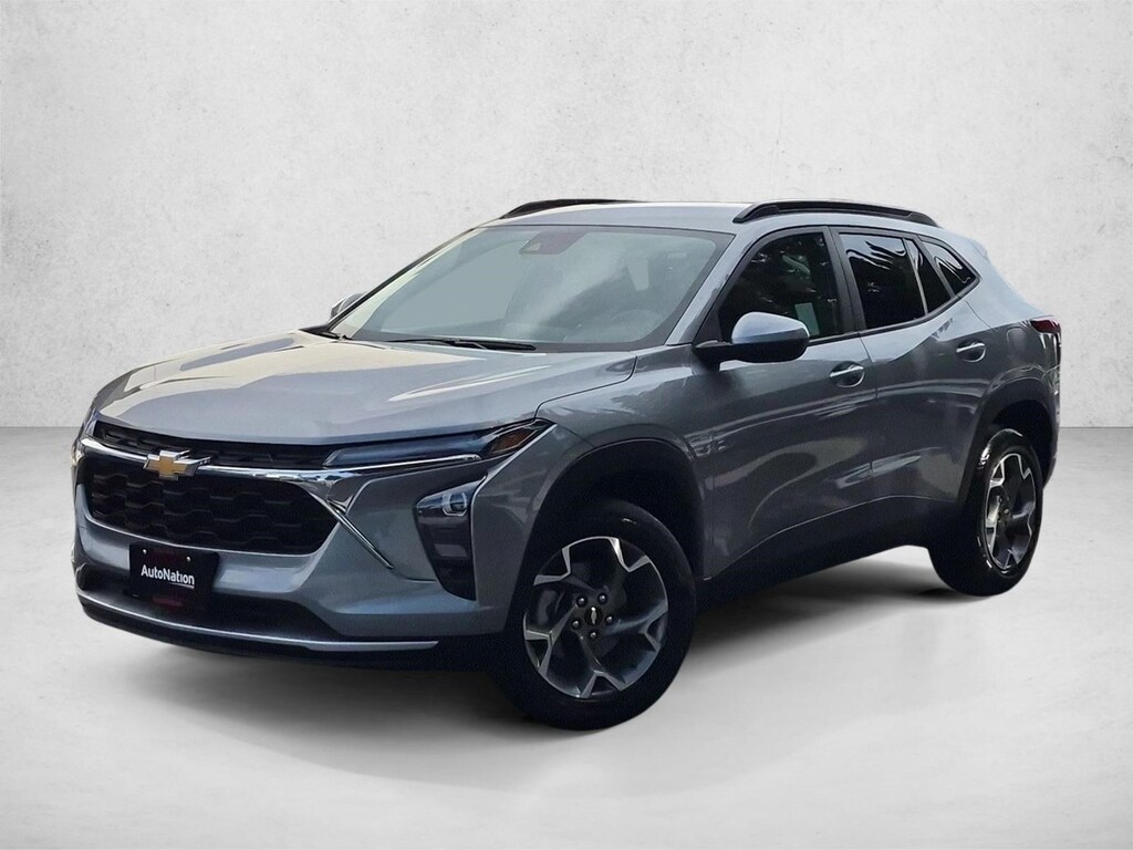 Used 2025 Chevrolet Trax LT SUV
