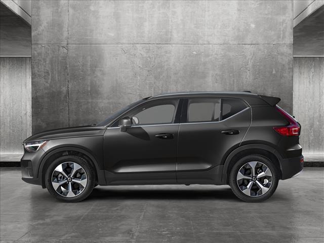 2025 Volvo XC40 Core photo 3