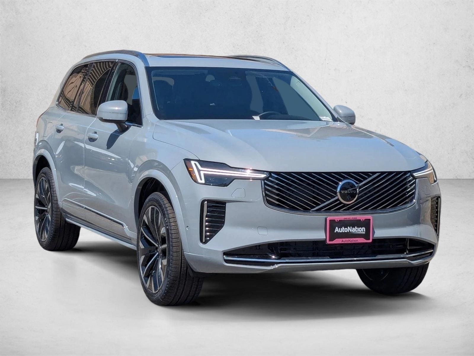 2026 Volvo XC90 B5 Plus 7-Seater photo 3