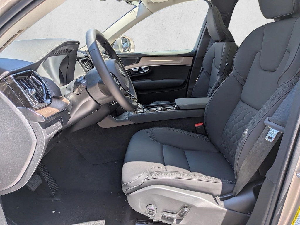 New 2026 Volvo XC90 plug-in hybrid Plus SUV