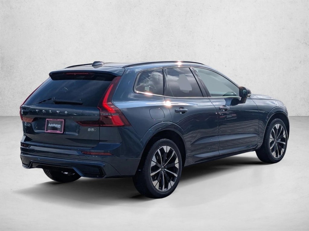 New 2026 Volvo XC60 Plus SUV