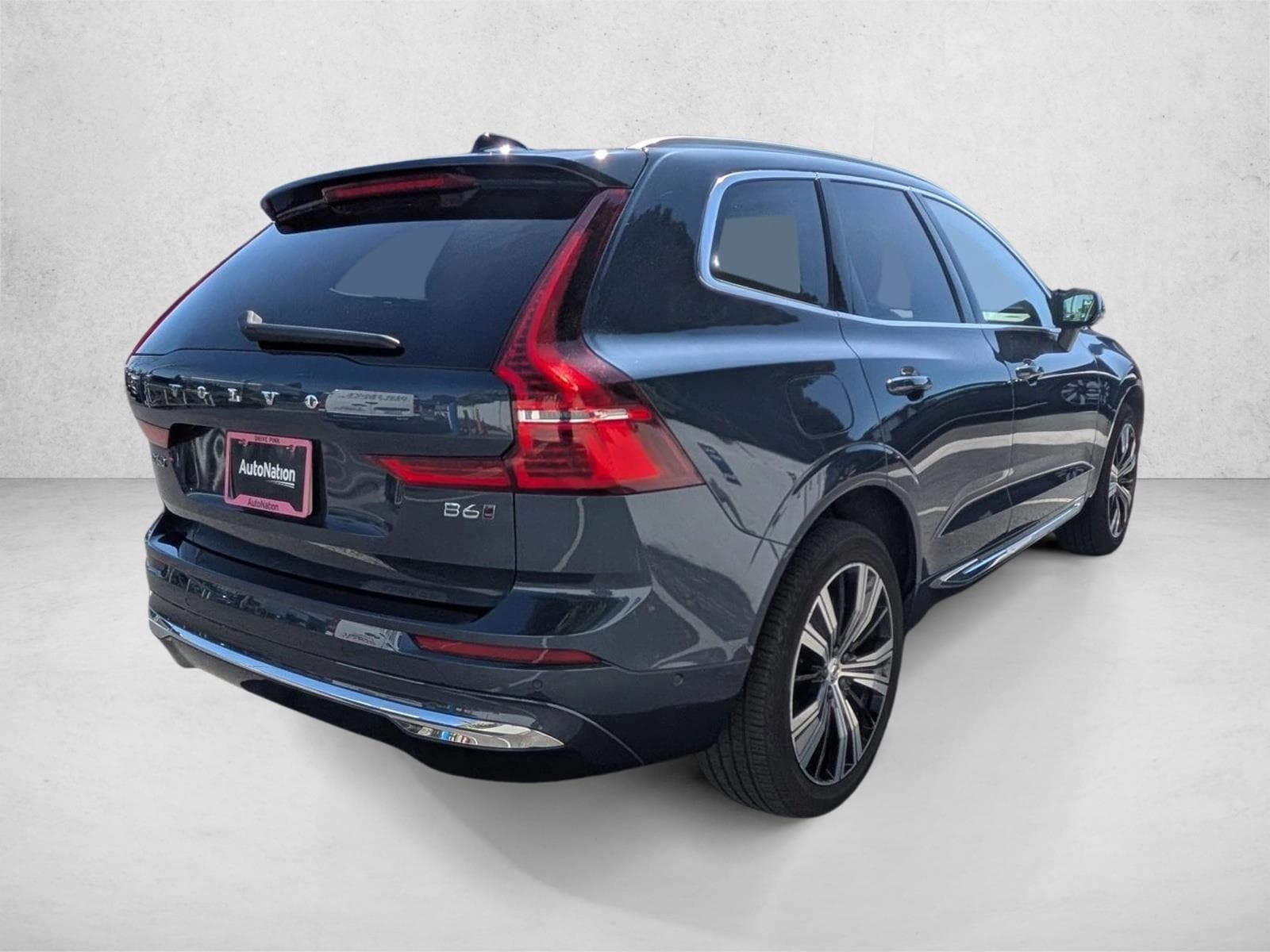 2023 Volvo XC60 B6 AWD Ultimate Bright photo 4