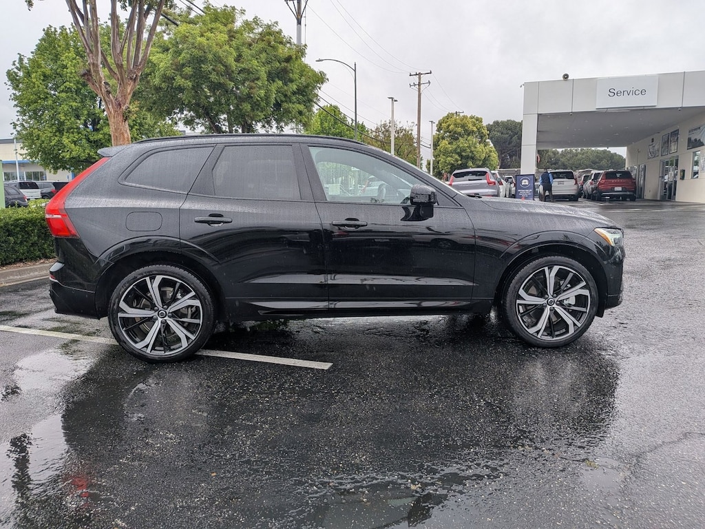 Used 2024 Volvo XC60 plug-in hybrid T8 Ultimate Dark SUV