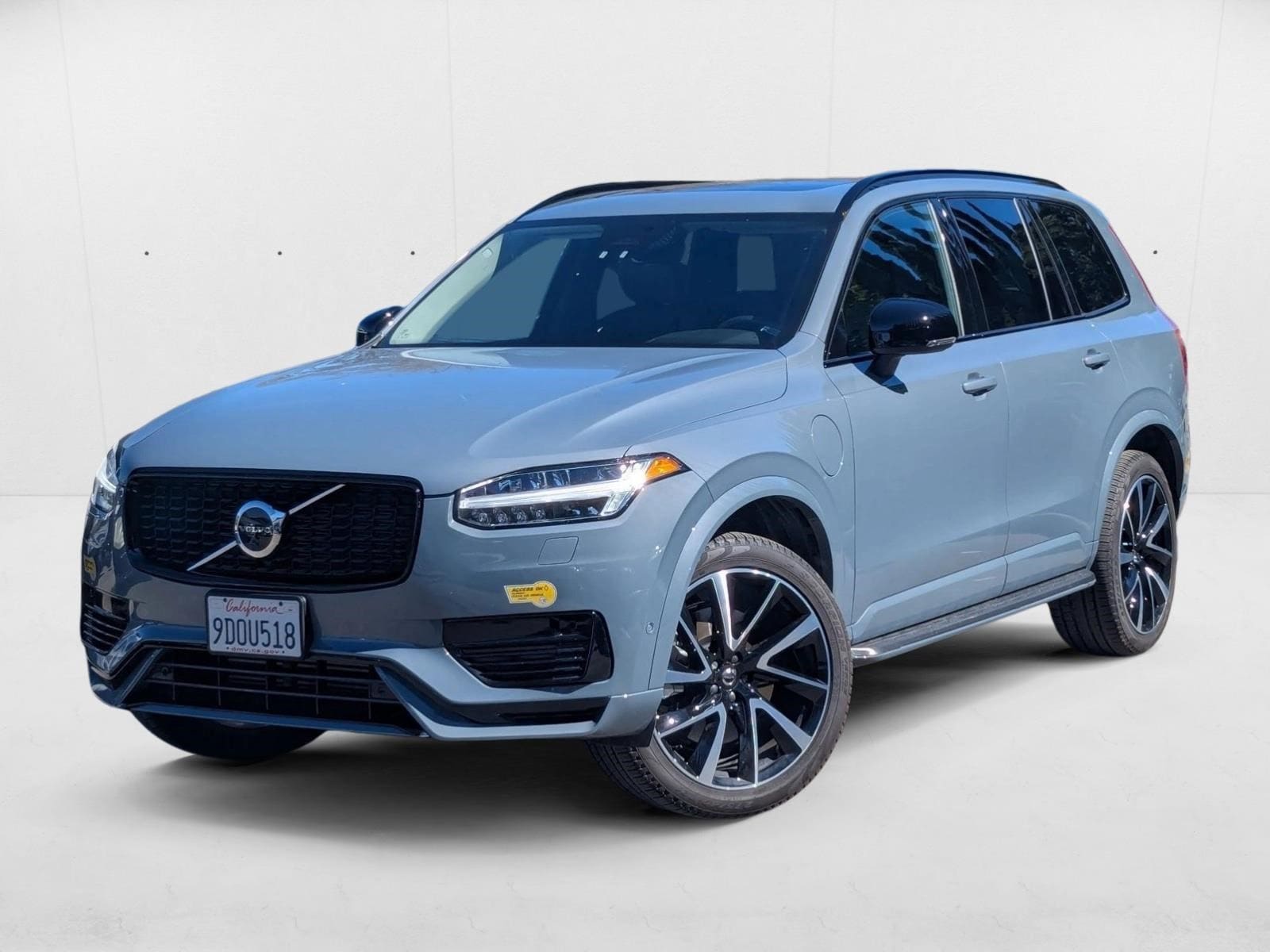 2023 Volvo XC90 Recharge Plug-In Hybrid Plus Dark 7-Seater