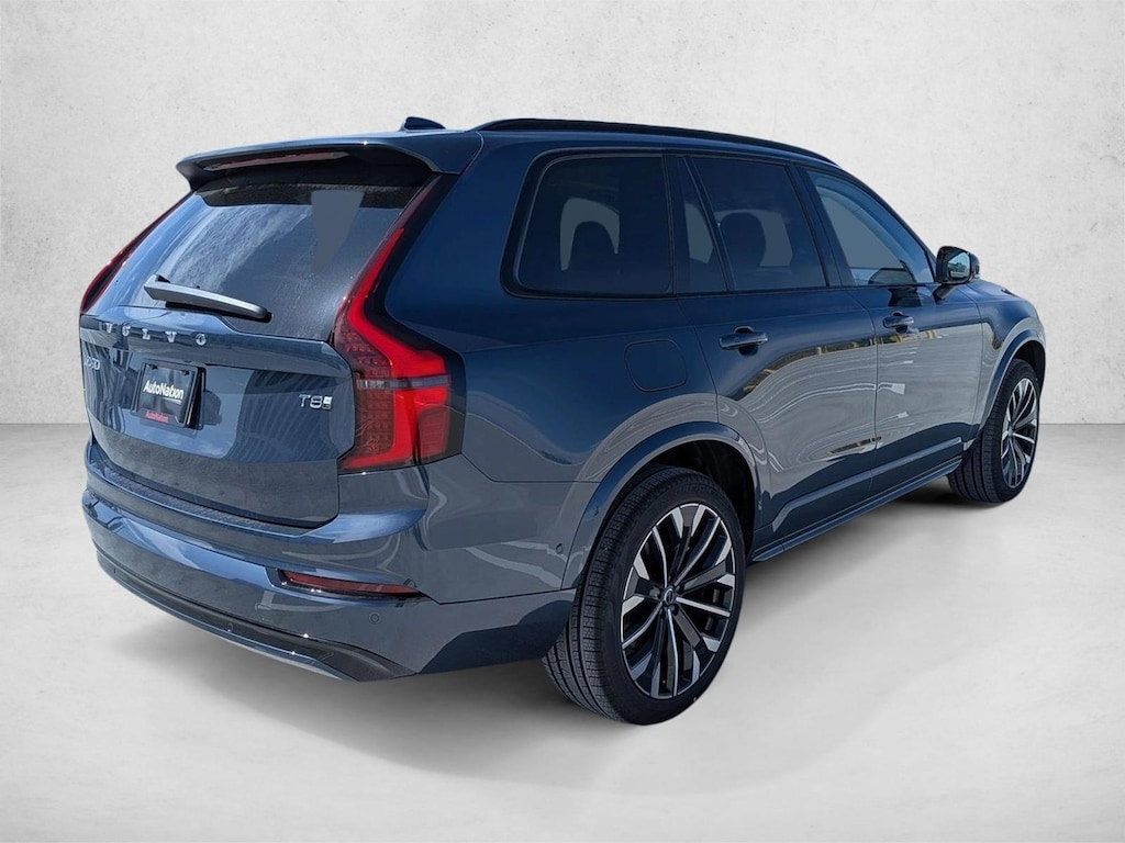 New 2026 Volvo XC90 plug-in hybrid Ultra Dark Theme SUV