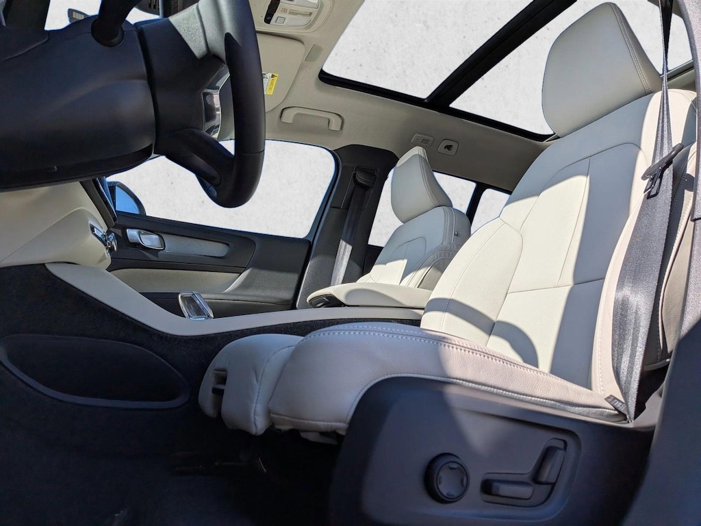 New 2026 Volvo XC40 Plus SUV