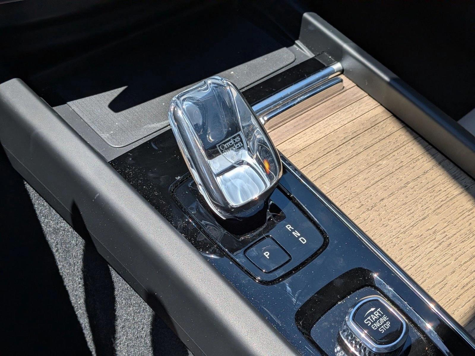 2026 Volvo XC60 Plus - Photo 12