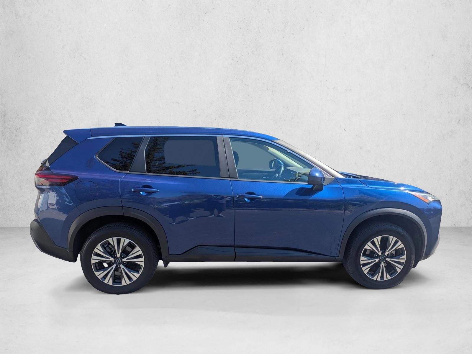 2023 Nissan Rogue SV photo 4