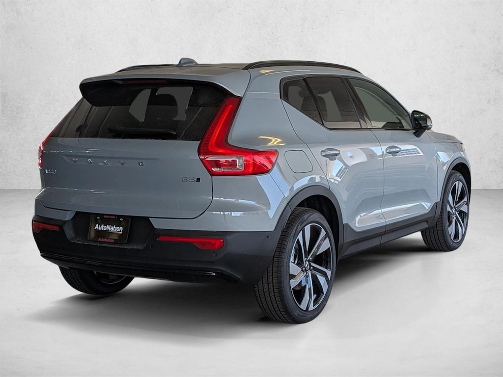 New 2026 Volvo XC40 Ultra SUV