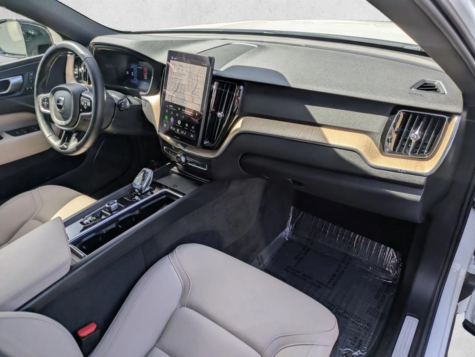 2026 Volvo XC60 Plus - Photo 23