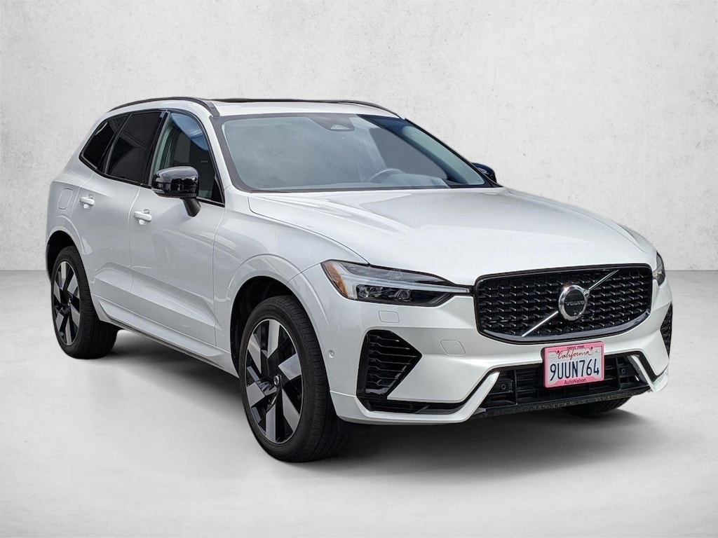 Used 2025 Volvo XC60 plug-in hybrid T8 Plus SUV