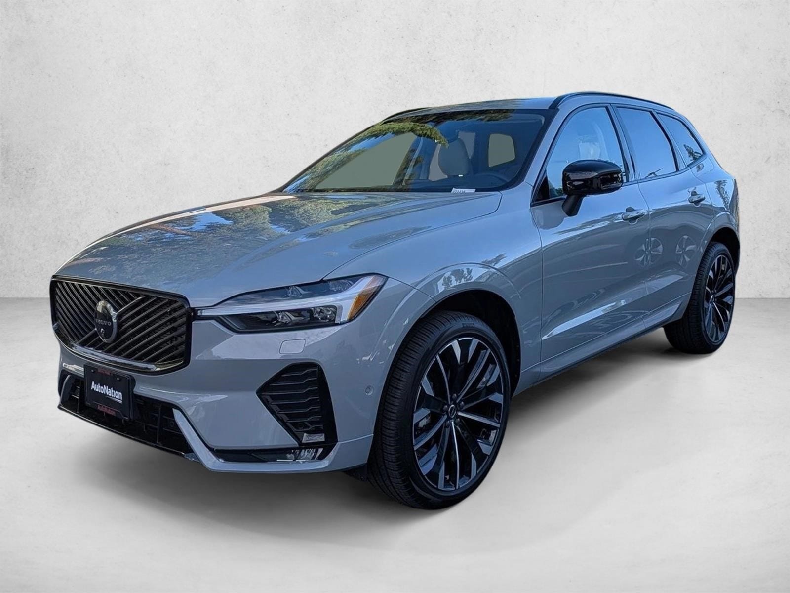 2026 Volvo XC60 B5 Ultra Dark AWD's photo