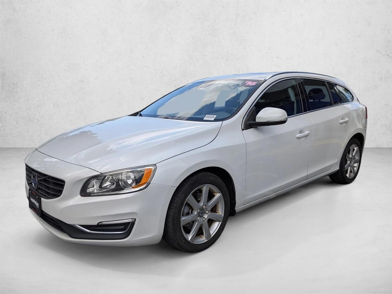 2016 Volvo V60 T5 Drive-E FWD Premier's photo