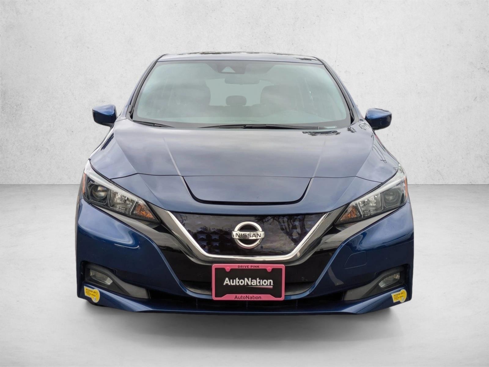 2022 Nissan Leaf SV photo 2