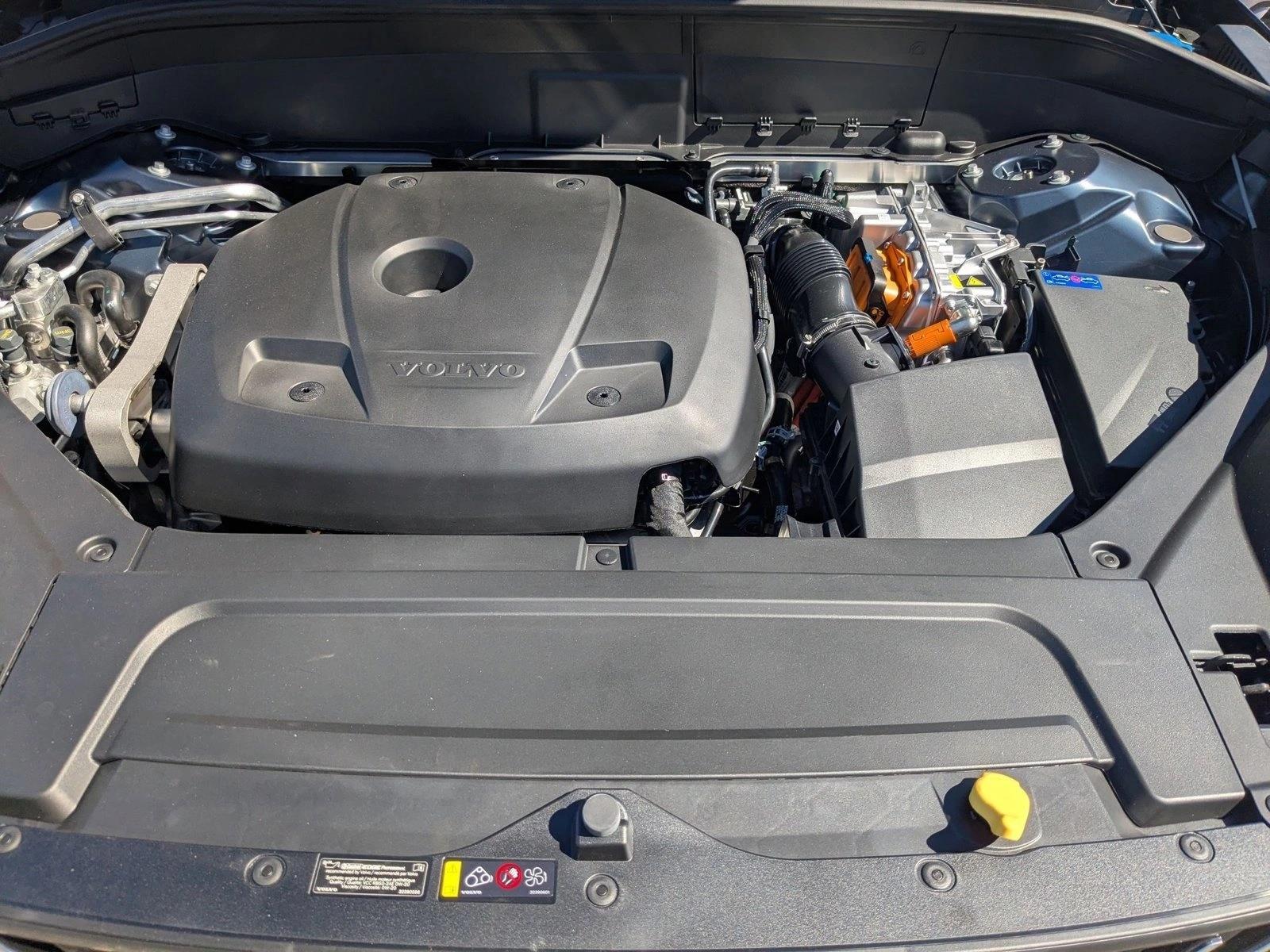 2026 Volvo XC90 Plus - Photo 17