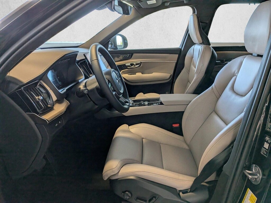 New 2026 Volvo XC90 plug-in hybrid Ultra Dark Theme SUV