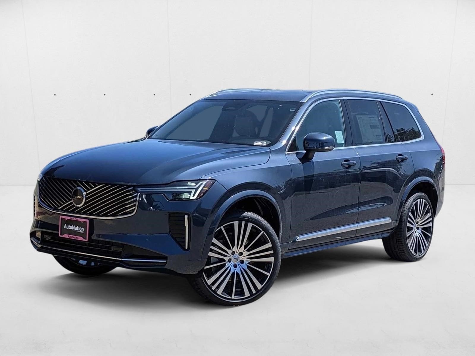 2025 Volvo XC90 B5 Core Bright 4WD's photo