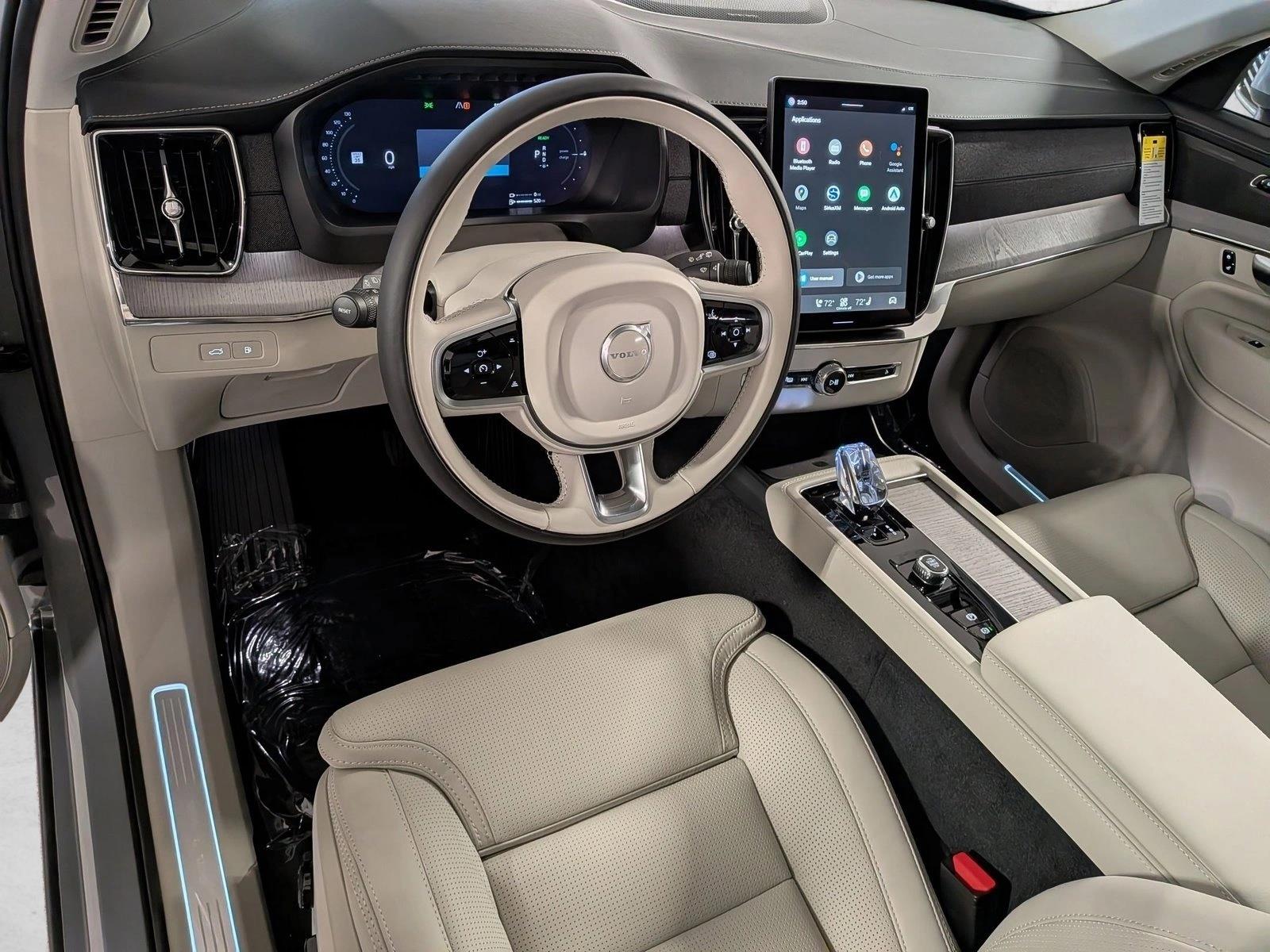 2026 Volvo XC90 plug-in hybrid Ultra photo 3