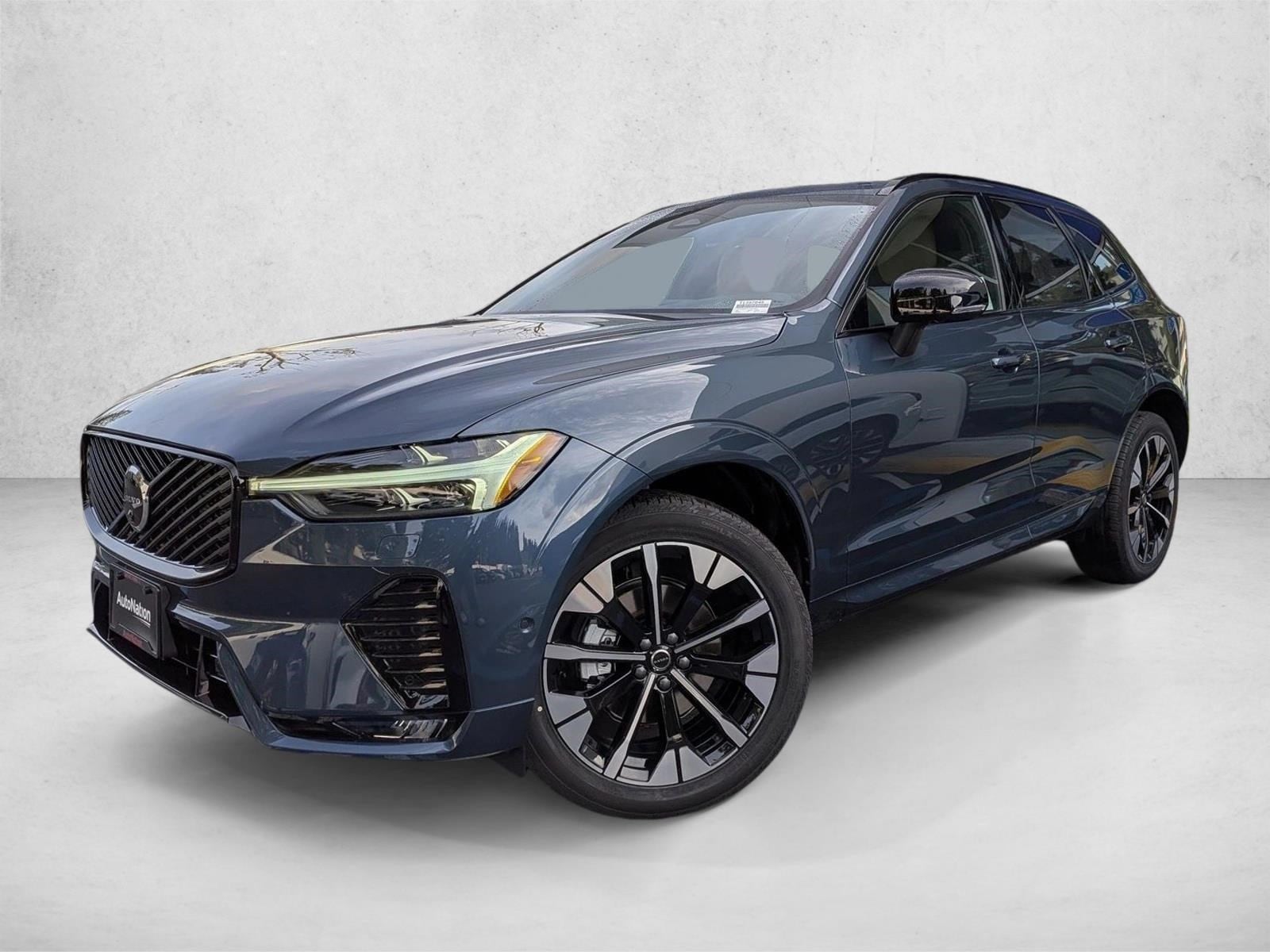 2026 Volvo XC60 Plus's photo