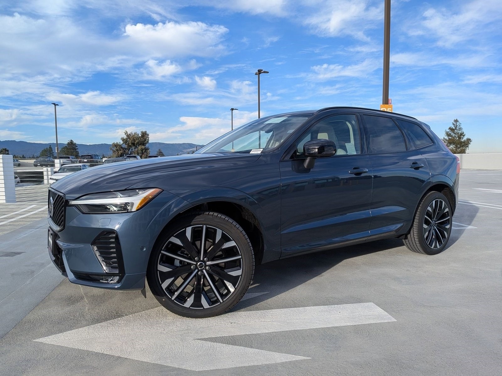 2026 Volvo XC60 Ultra's photo