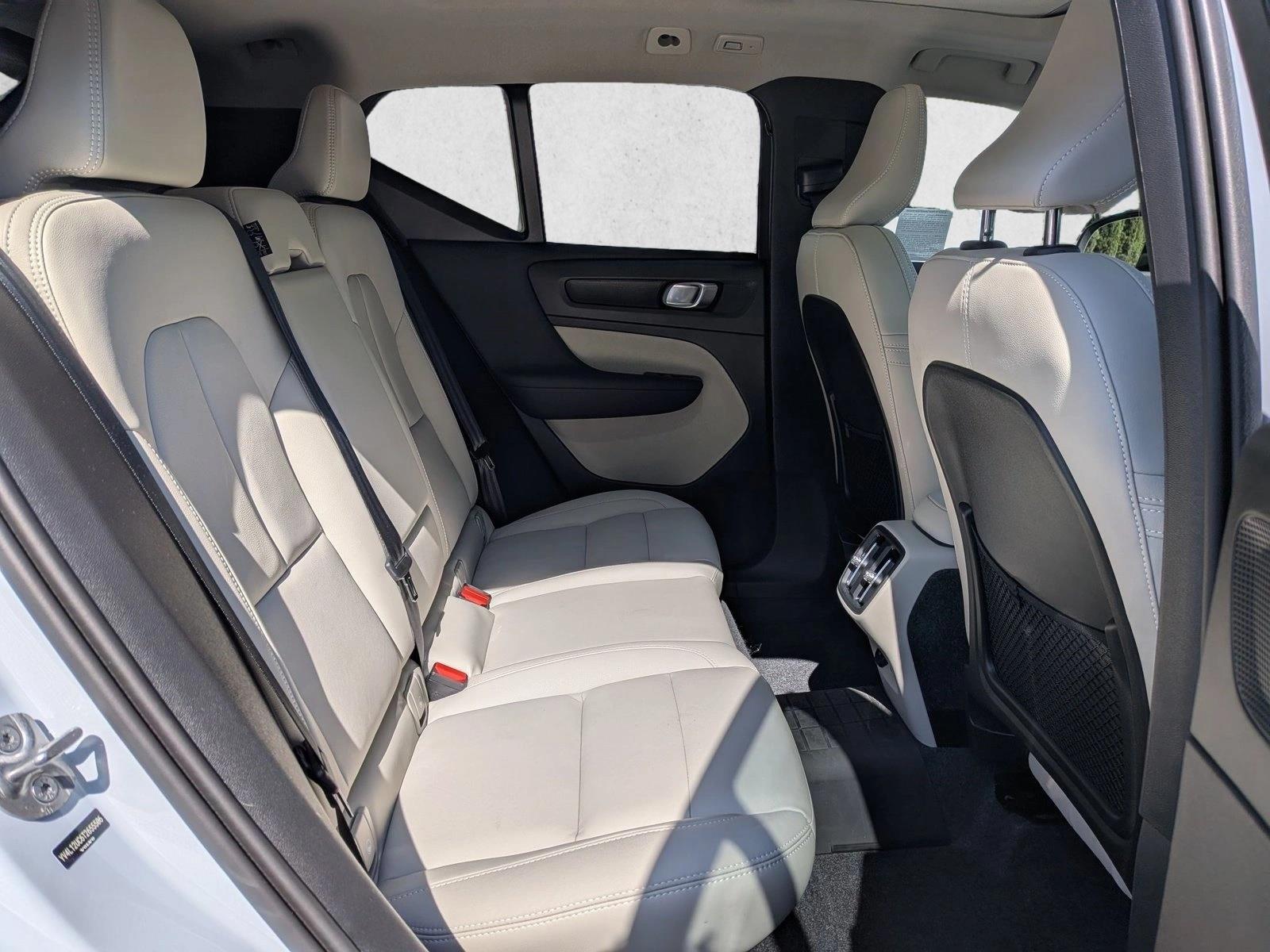 2026 Volvo XC40 Plus - Photo 20