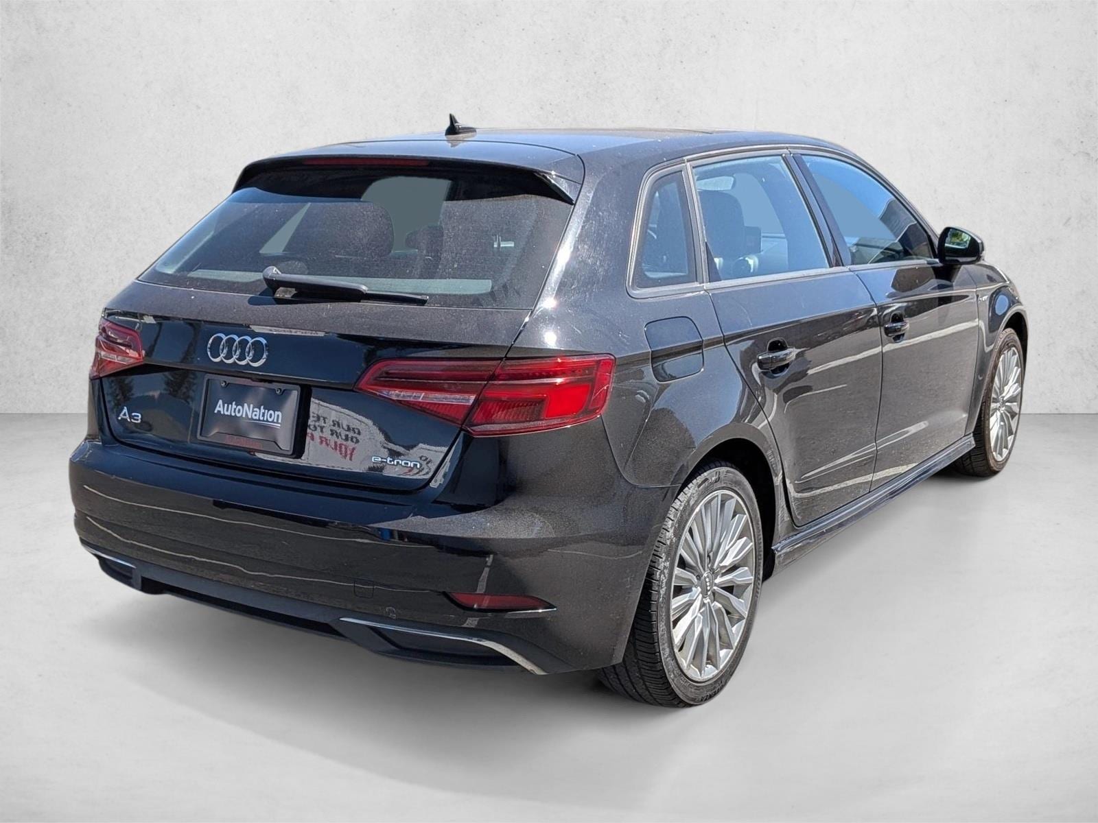 2017 Audi A3 e-tron 1.4T Premium photo 4