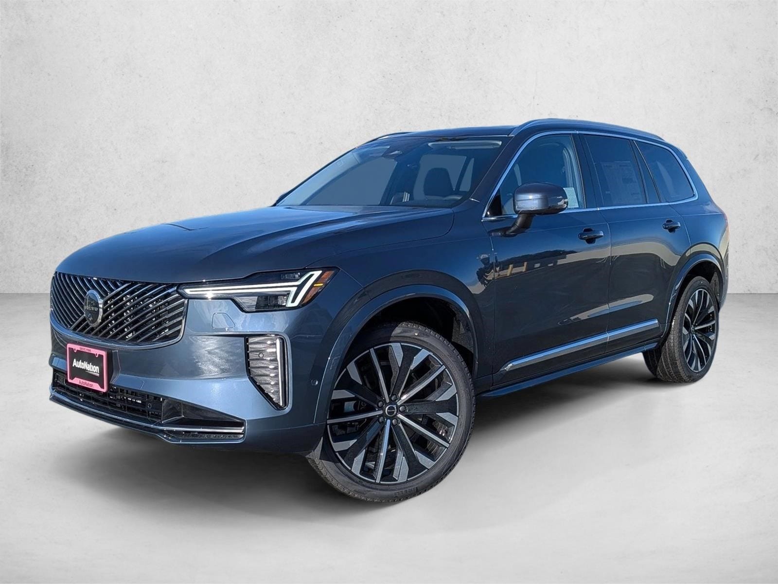 2026 Volvo XC90 Plus's photo