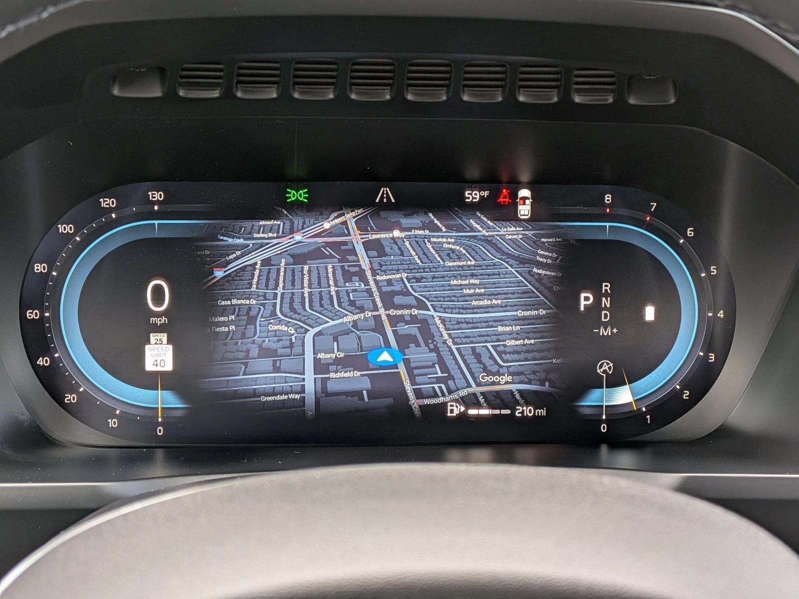 2025 Volvo XC90 Core - Photo 12
