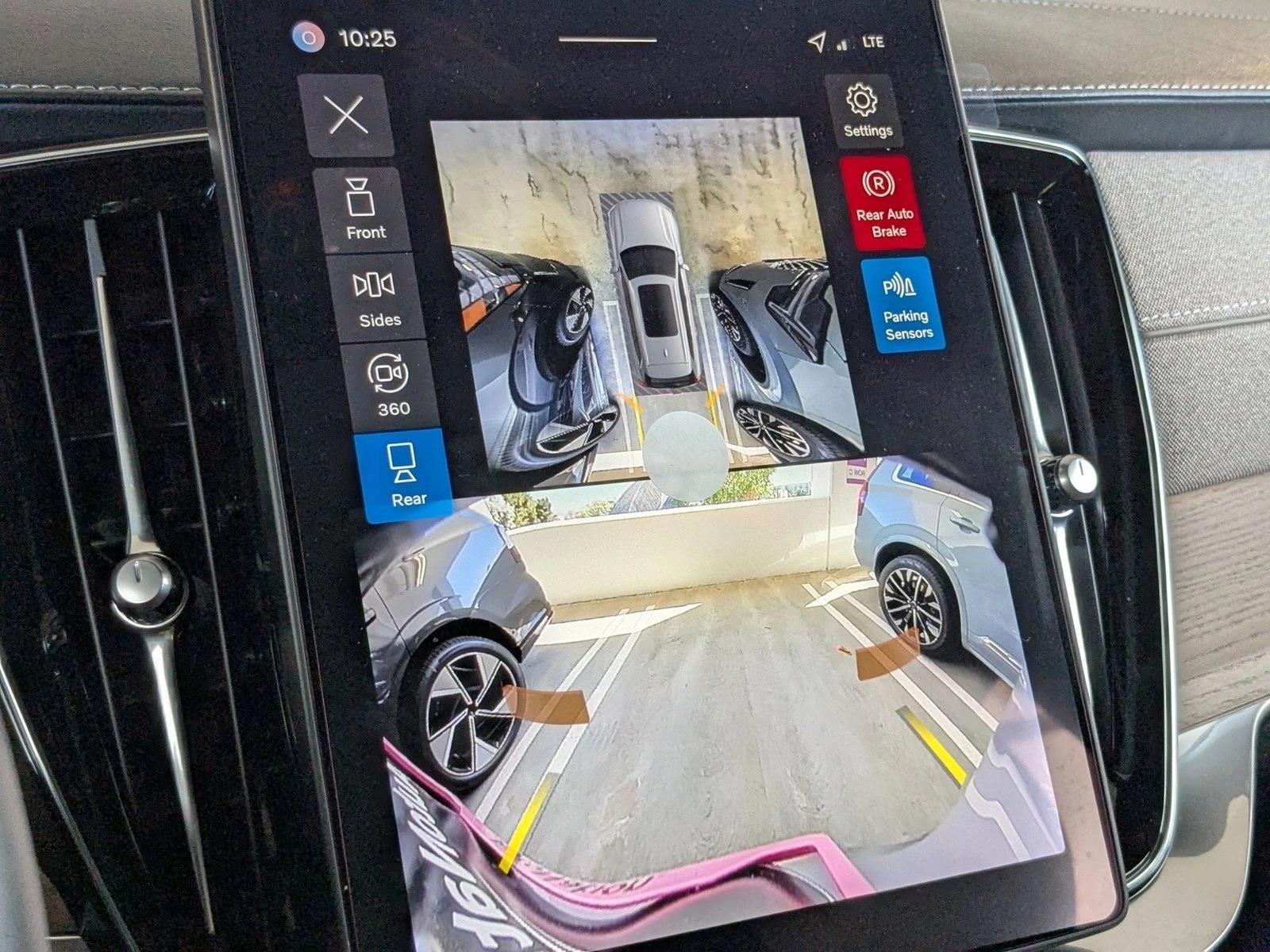 2026 Volvo XC90 Plus - Photo 15