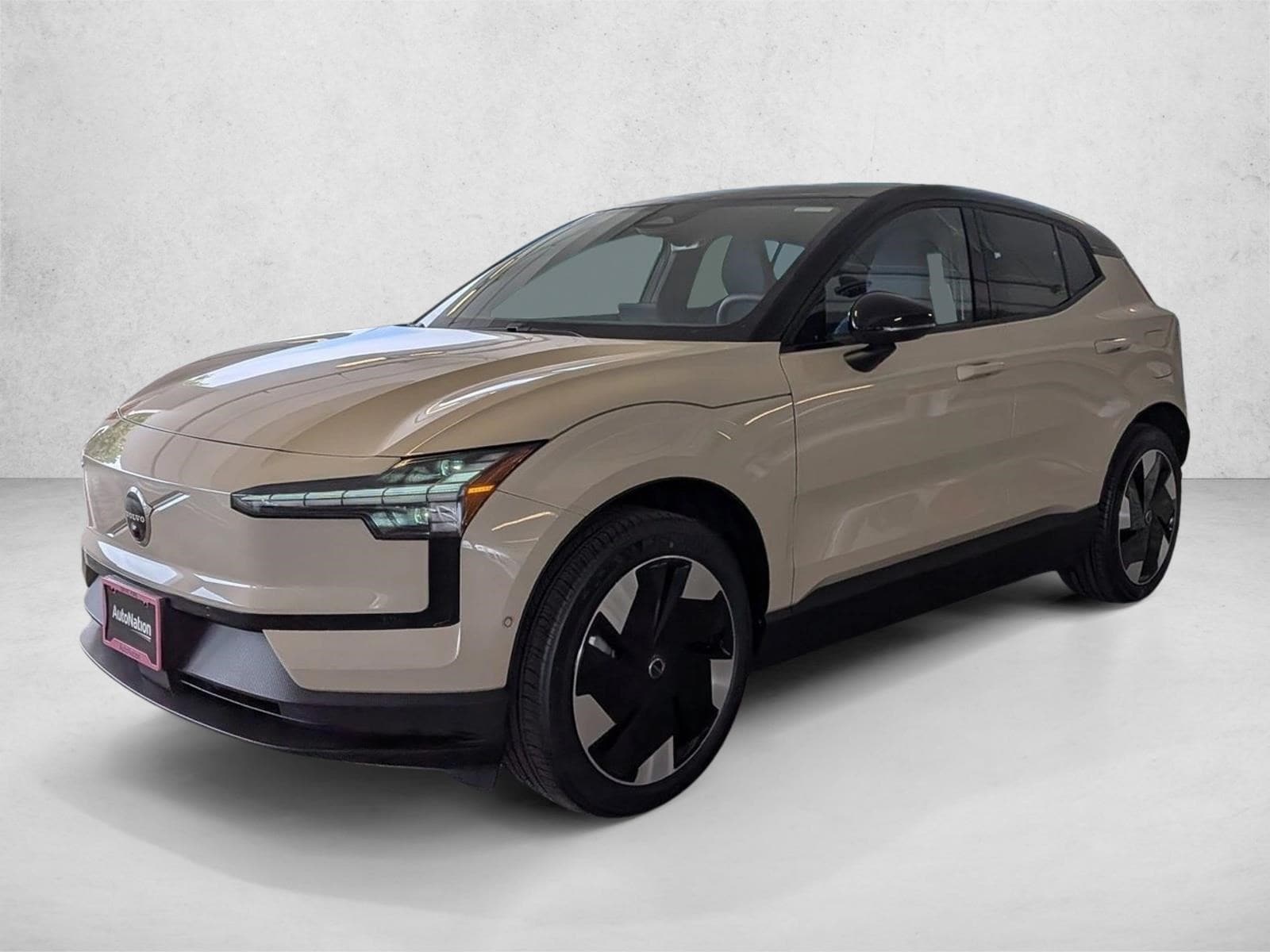 2026 Volvo EX30 Twin Motor Performance Ultra's photo