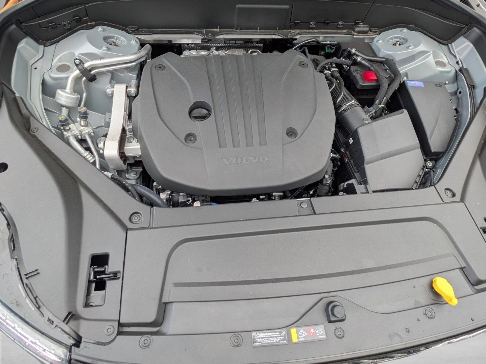 2025 Volvo XC90 Core - Photo 20