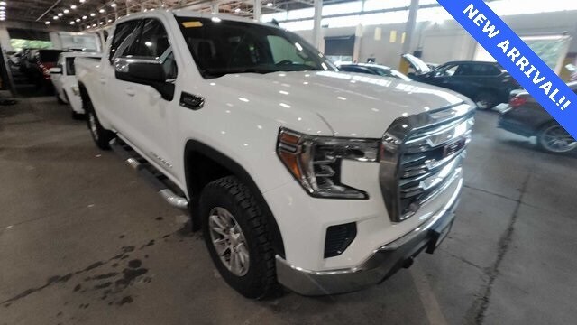 2020 GMC Sierra 4WD Crew Cab Short Box SLE's photo