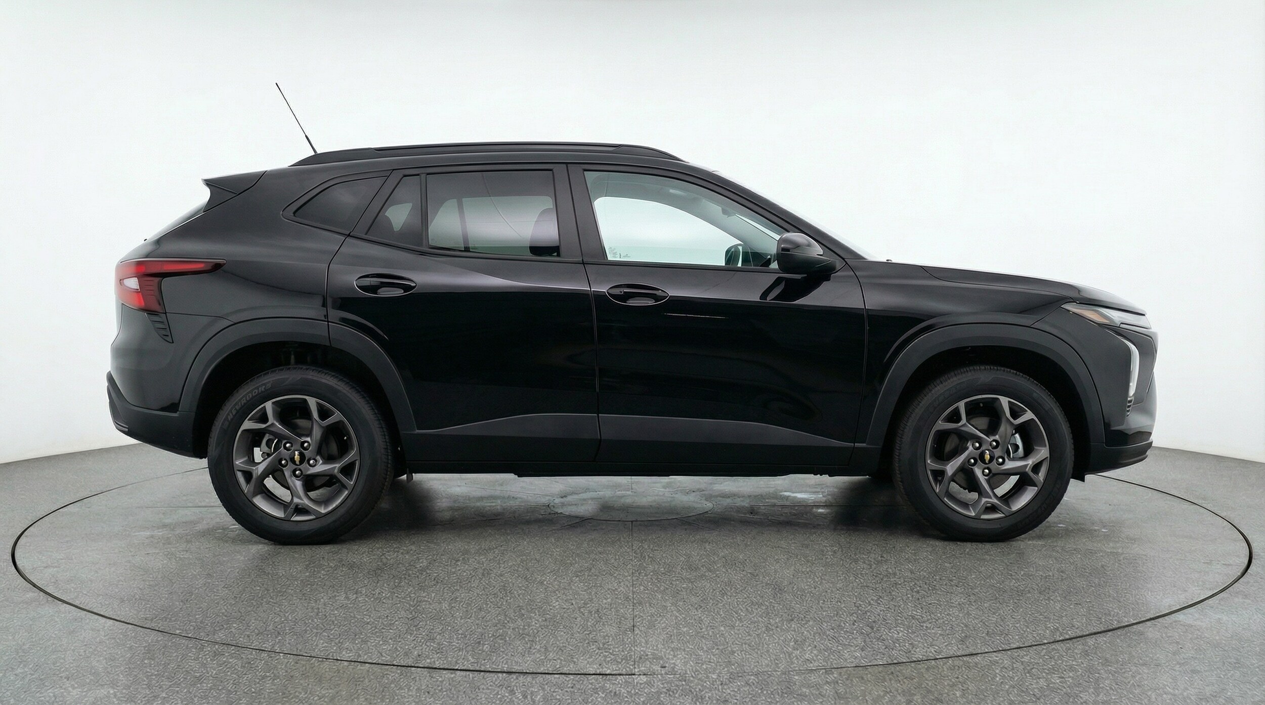 Thumbnail: 2025 Chevrolet Trax - 8