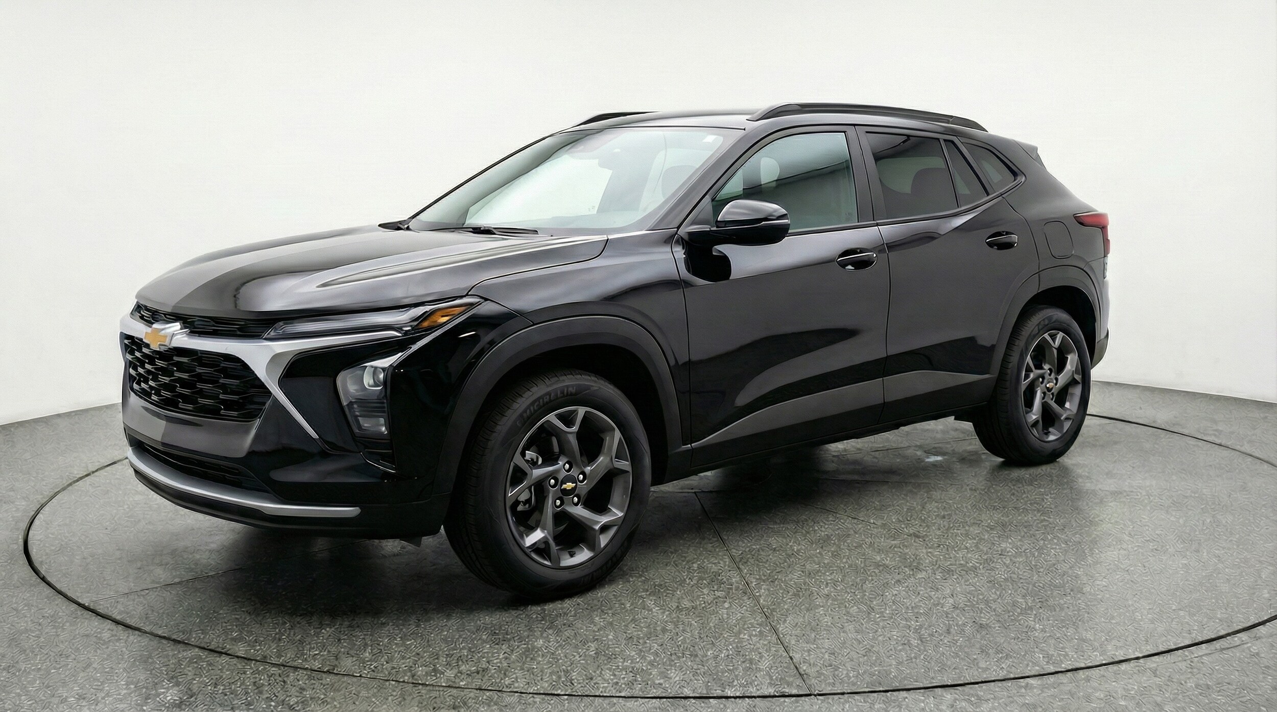 Thumbnail: 2025 Chevrolet Trax - 3