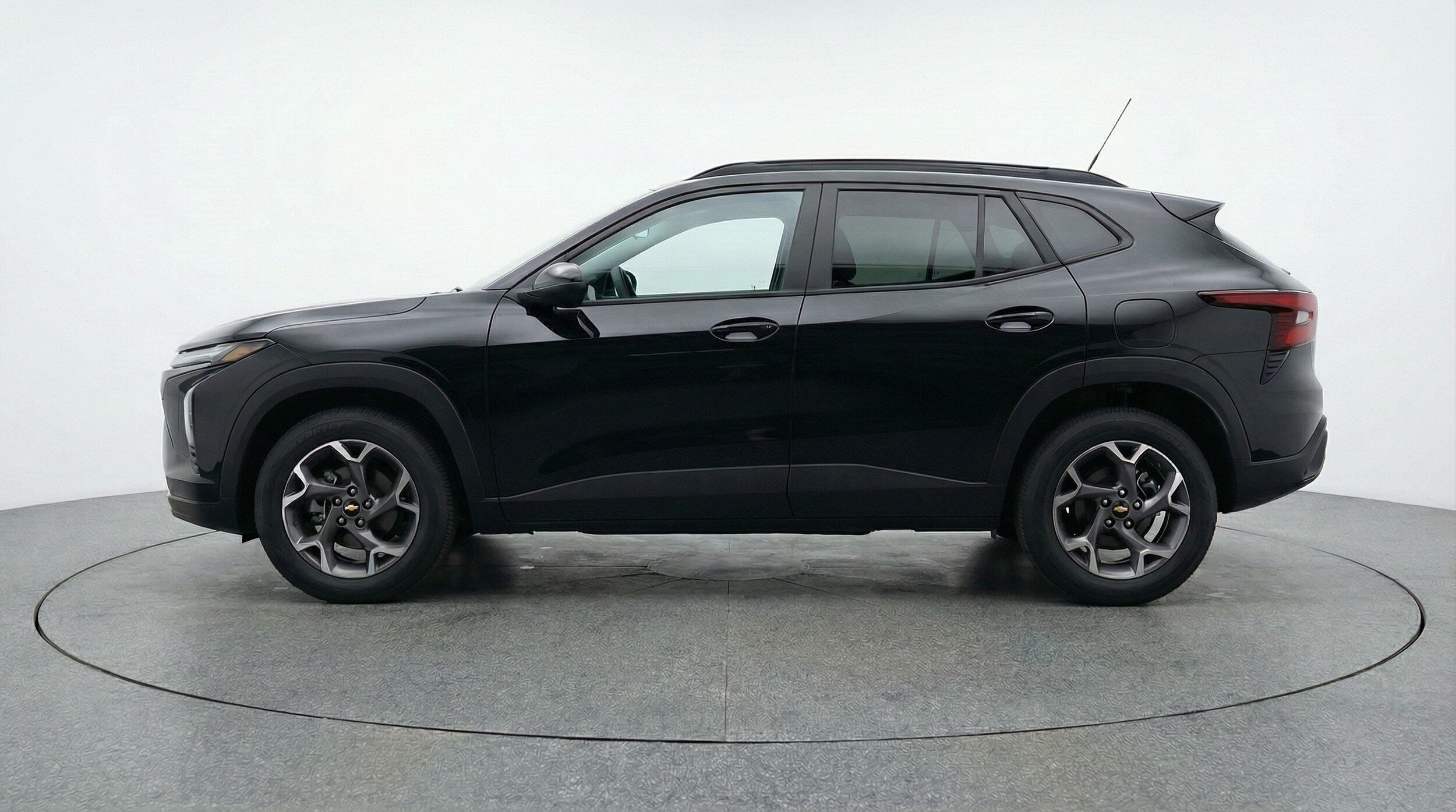 Thumbnail: 2025 Chevrolet Trax - 4