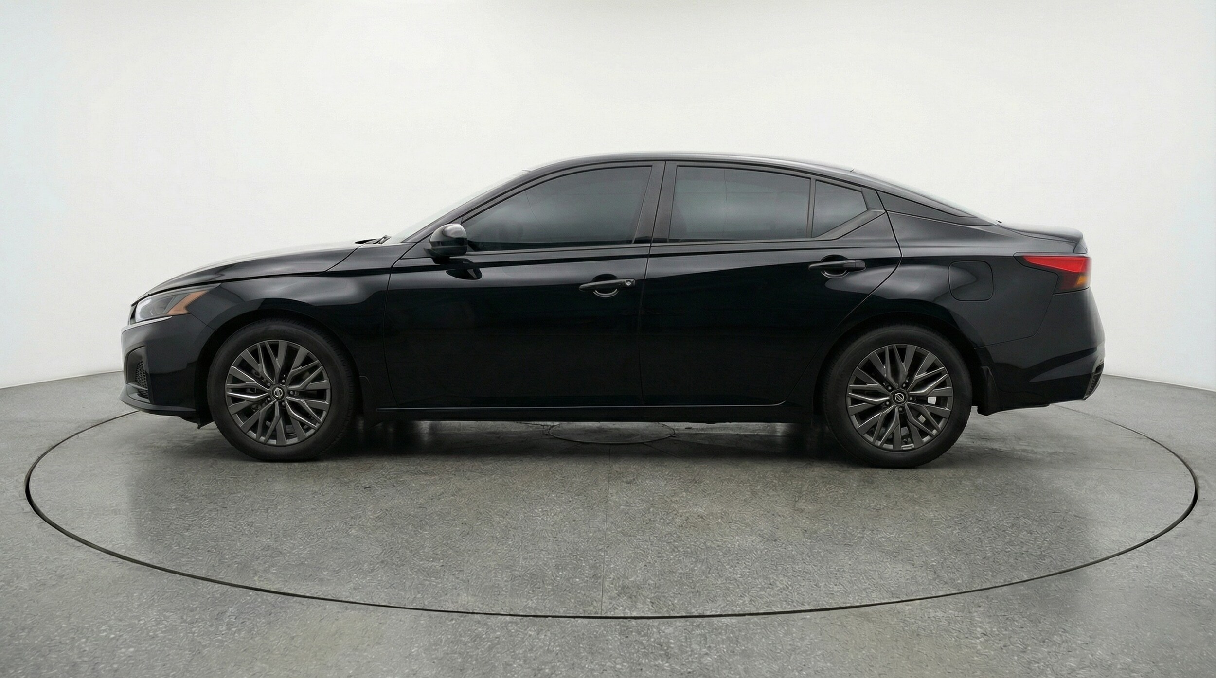 Thumbnail: 2025 Nissan Altima - 4