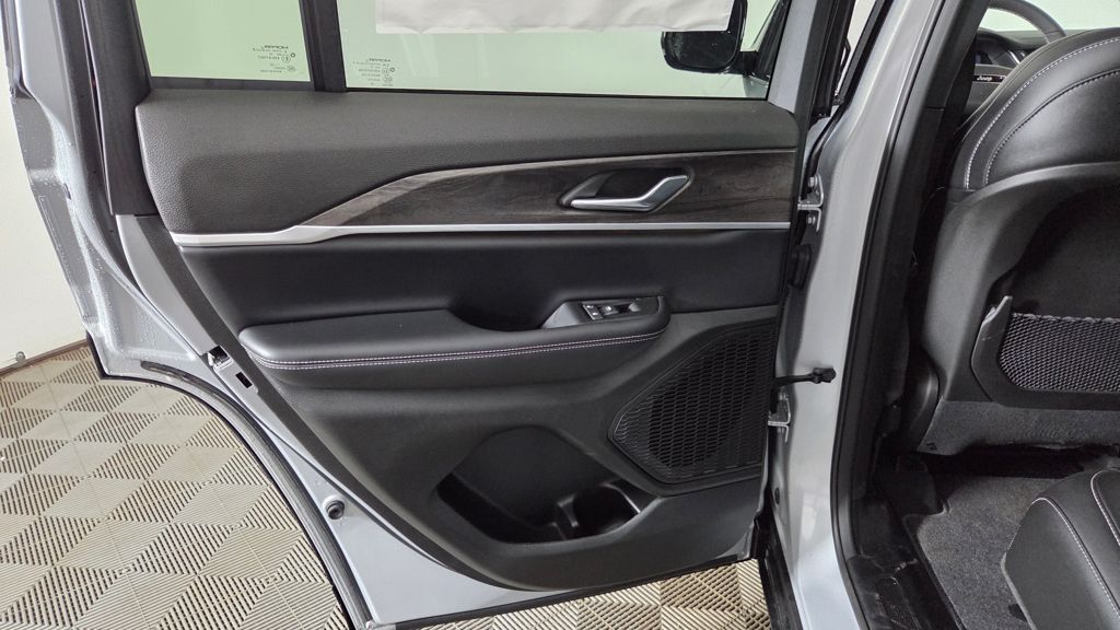 2025 Jeep Grand Cherokee Limited - Photo 32